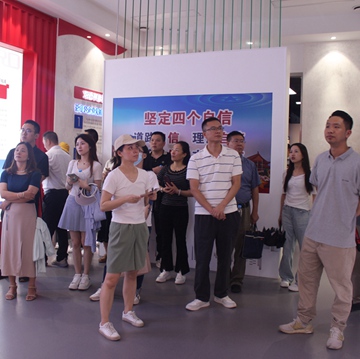 两新领域党员参观团赴博那德学习